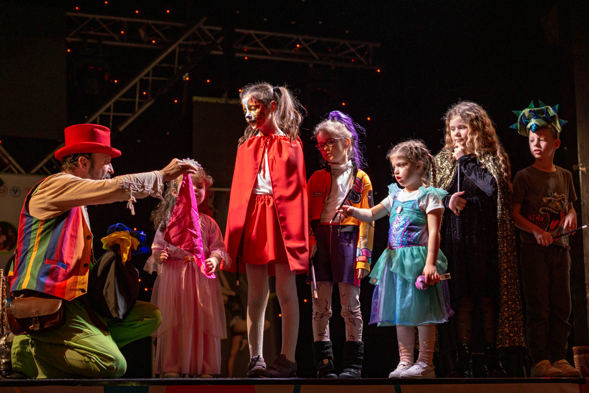 Malí i velcí se bavili na druhém ročníku dětského karnevalu v Lorci