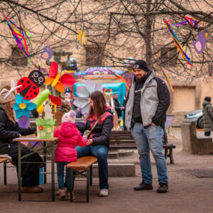 Veselé jaro: Děti i dospělí tvořili na nádvoří Vlašského dvora