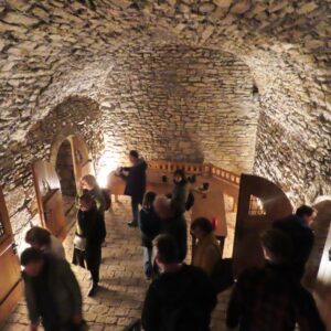 Klub rodáků a přátel Kutné Hory navštívil gotické sklepy domu č. 153 v Šultysově ulici