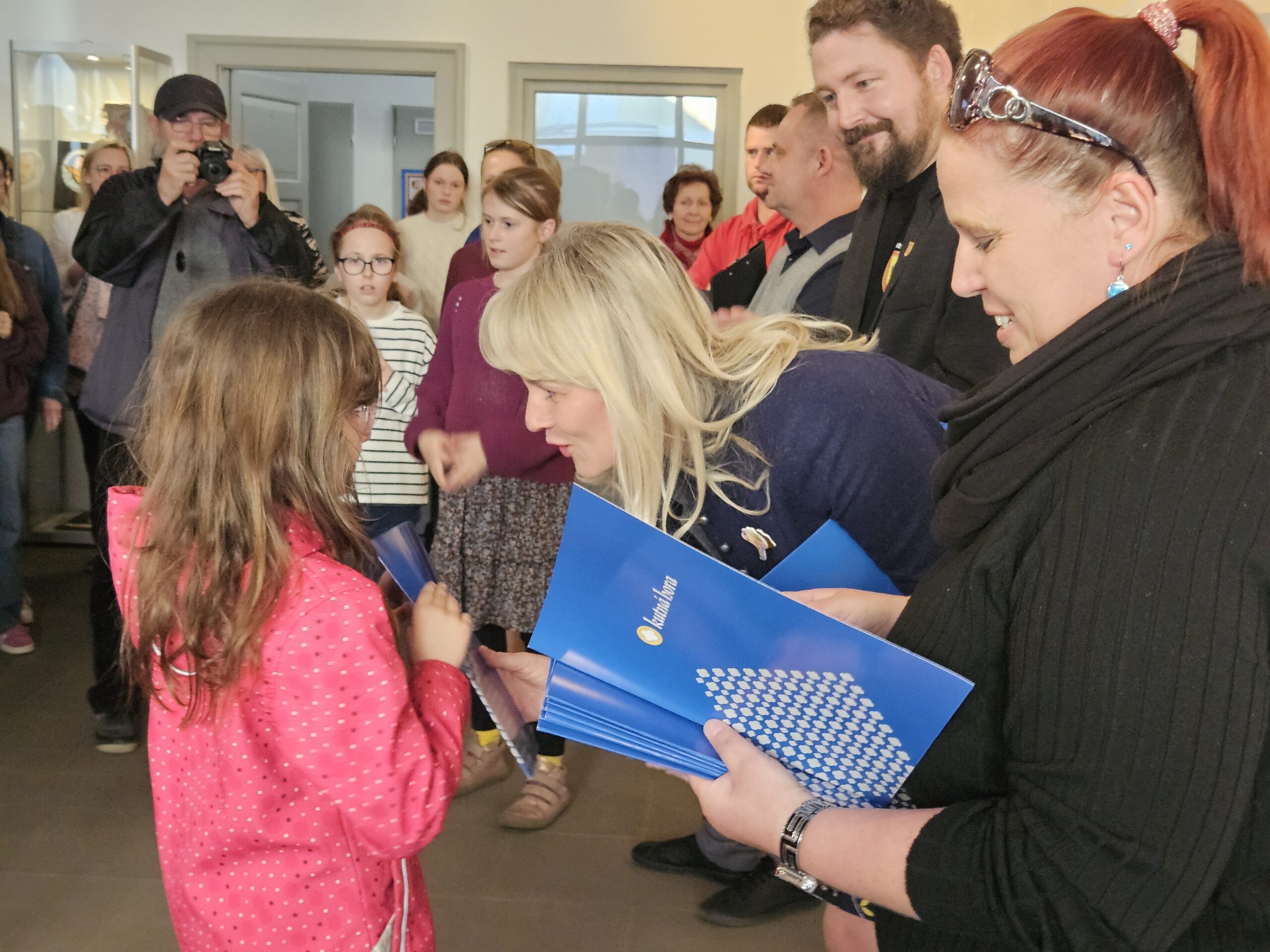 Žáci z Kutné Hory vystavují díla inspirovaná dvěma kutnohorskými osobnostmi: J. K. Tylem a Mikulášem Daczickým z Heslova