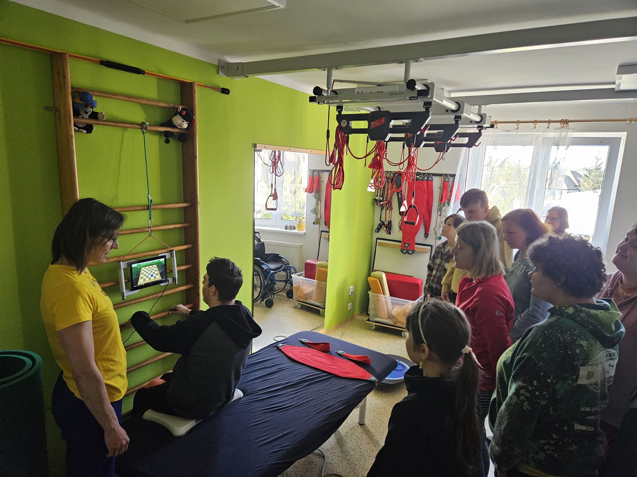 Den otevřených dveří v Centru služeb KOSTKA v Kvapilově ulici je v plném proudu. Program pokračuje do 16. hodiny