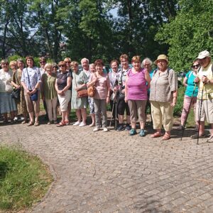 Za bylinkami až do Hradce Králové: Kutnohorští senioři navštívili fakultní zahradu