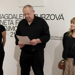 Galerie Felixe Jeneweina zahájila výstavu Dvojmo, jež propojuje díla Magdaleny Turzové a Anety Filipové