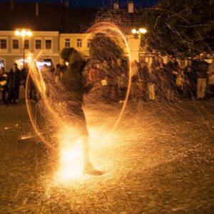 Muzejní noc v Galerii Felixe Jeneweina nabídne 29. května pohádku, koncert francouzské lidové hudby i ohňovou show