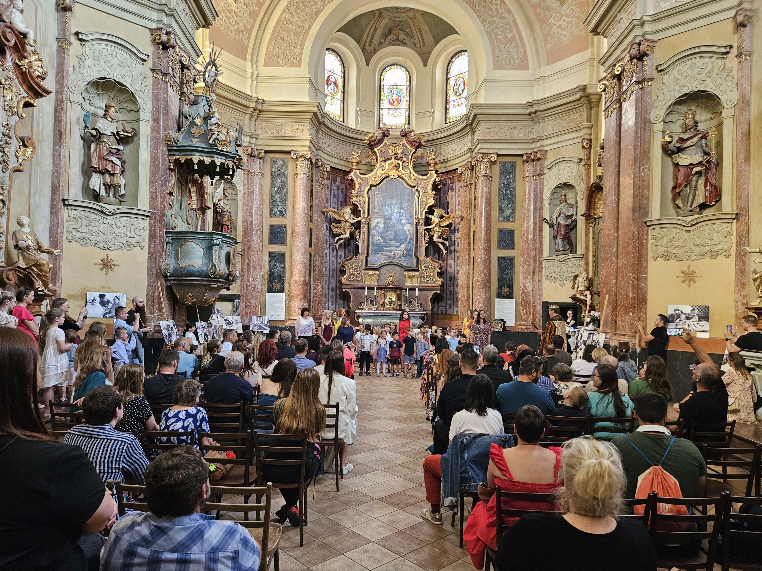 Pasování předškoláků MŠ Benešova II v kostele sv. Jana Nepomuckého