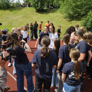 Olympijský oheň zažehla Eva Adamczyková, mladé sportovce podpořila i Jarmila Kratochvílová