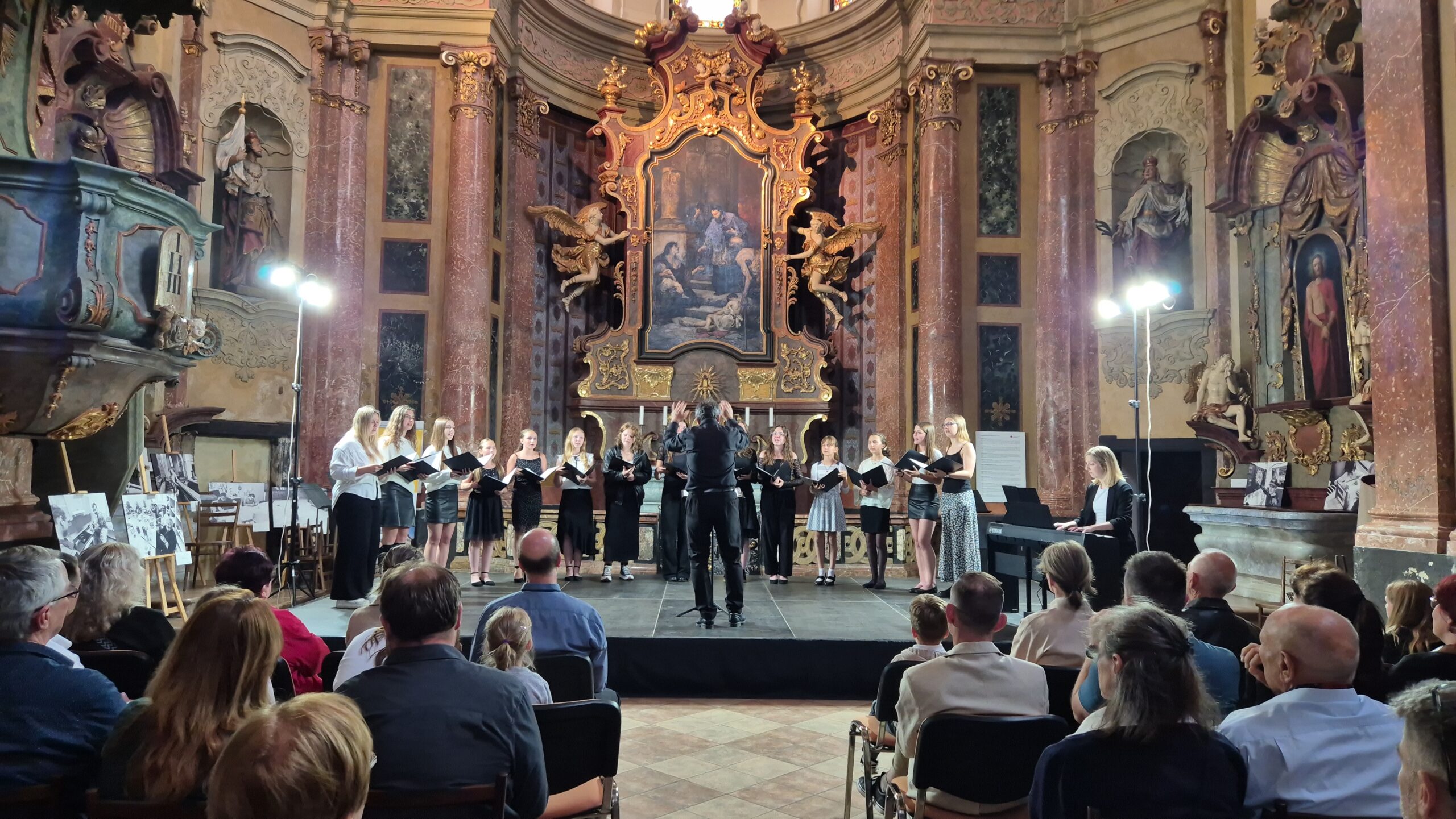 Koncert žáků ZUŠ Kutná Hora v kostele sv. Jana Nepomuckého přinesl krásný hudební zážitek