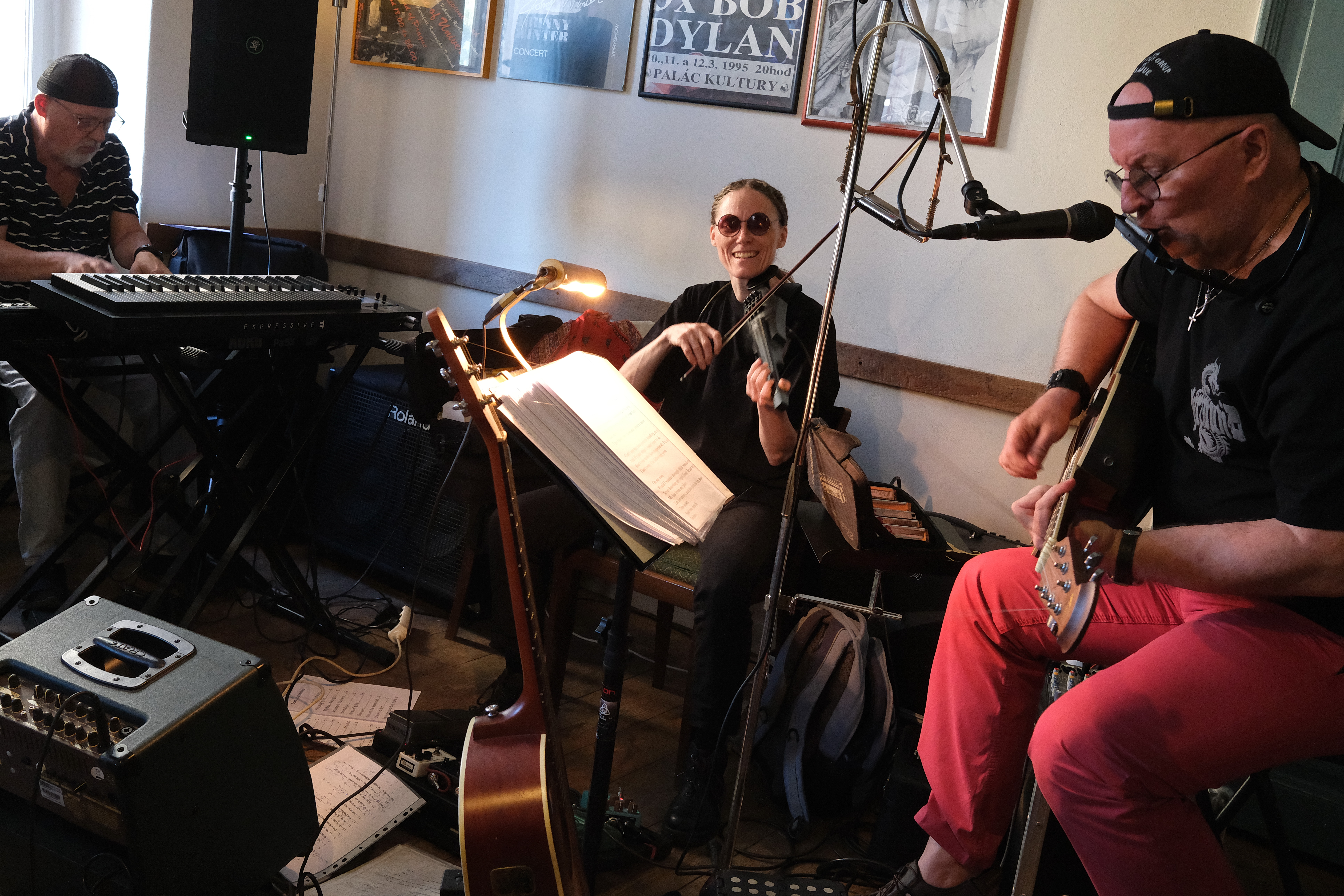 Ivan Hajniš a jeho trio nadchli publikum v kutnohorském Blues Café