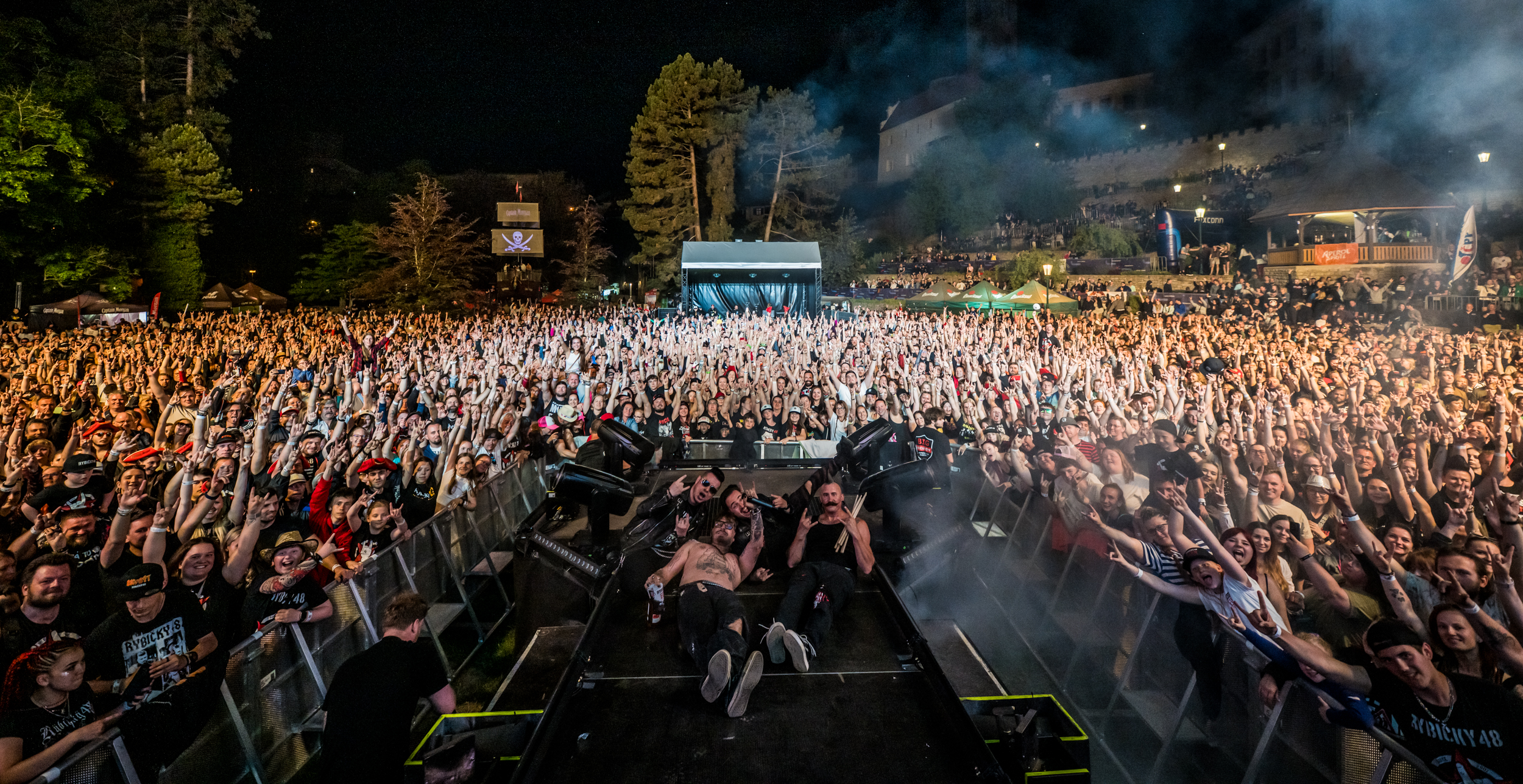 Obrazem: Po vyprodaných megakoncertech v Kutné Hoře chystají Rybičky 48 k 25. výročí jediný velký koncert