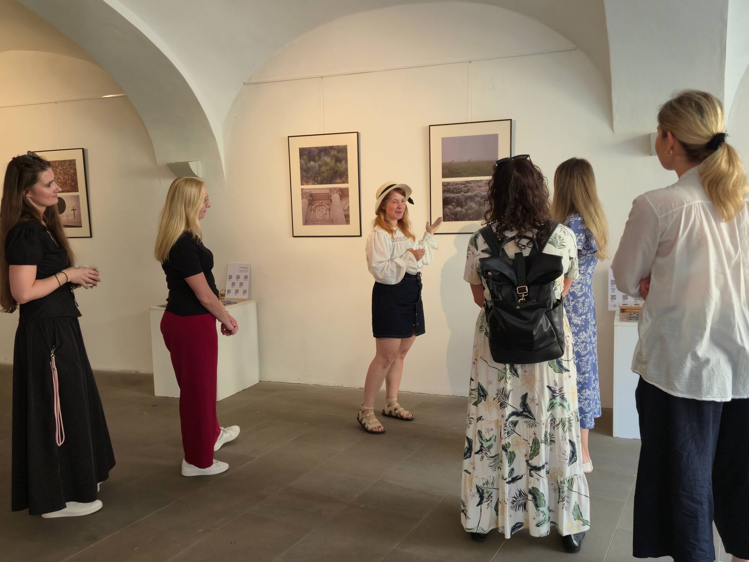 Tvý město je můj les. Vernisáž výstavy Magdalény Ráblové nabídla inspirativní setkání s fotografií.
