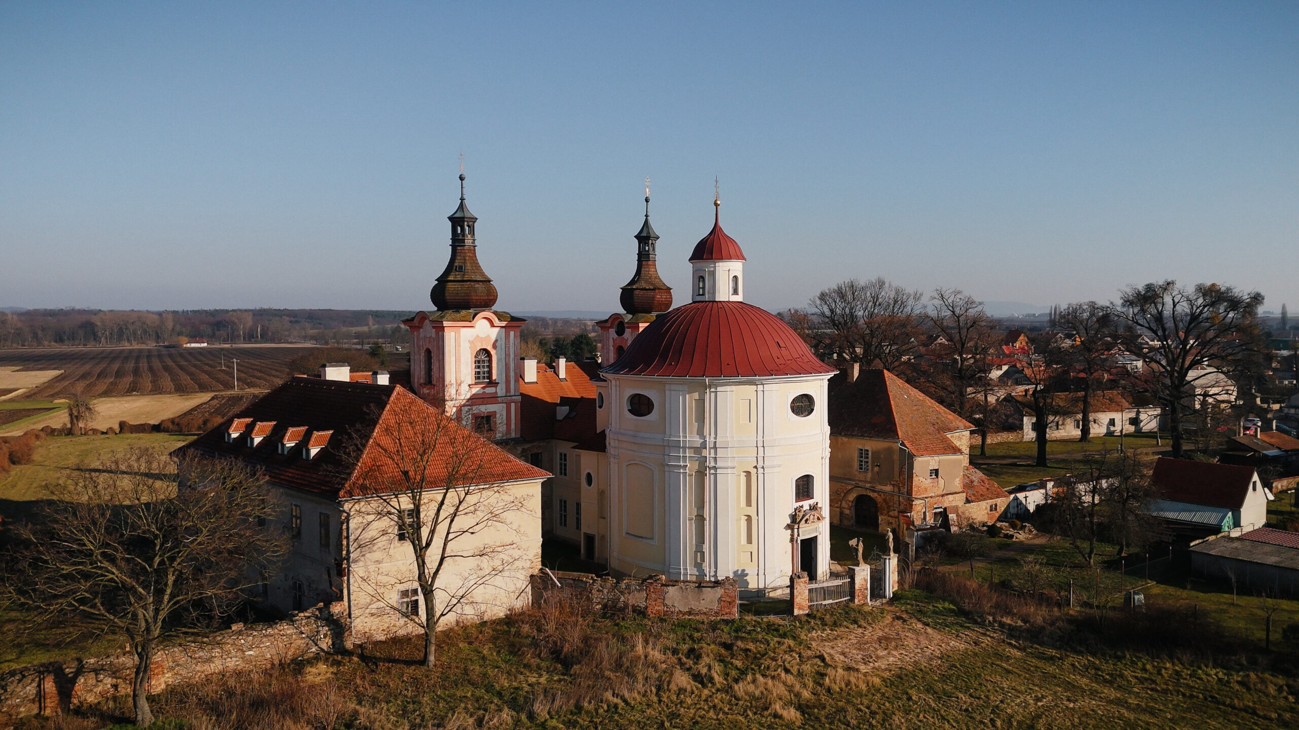 Nový oltář završí sedmnáctiletou obnovu kostela sv. Anny v Nových Dvorech