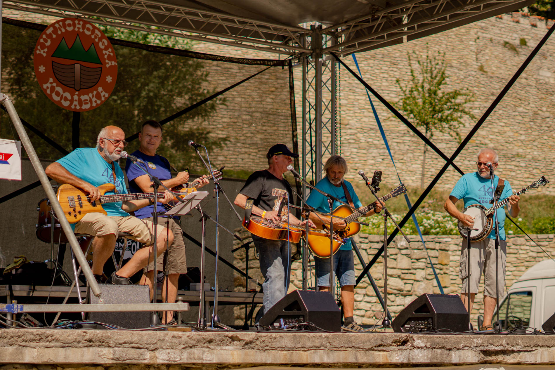 Milovníci bluegrassu, country, trampské a folkové muziky zavítali na Kutnohorskou kocábku