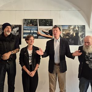 Vernisáž výstavy významného českého fotografa Kevina V. Tona v rámci festivalu Ortenova Kutná Hora vzbudila velký zájem